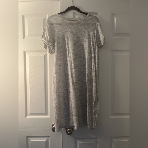 Andrew Marc New York T-shirt Dress with twisted keyhole sleeve. Size: XL - Picture 4 of 6